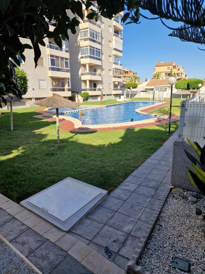 Magnifico Chalet Adosado En Torrevieja, Alicante. Dış mekan fotoğraf