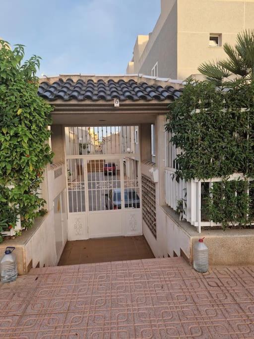 Magnifico Chalet Adosado En Torrevieja, Alicante. Dış mekan fotoğraf