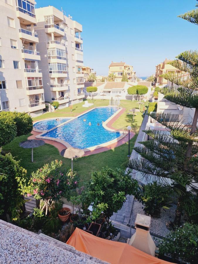 Magnifico Chalet Adosado En Torrevieja, Alicante. Dış mekan fotoğraf